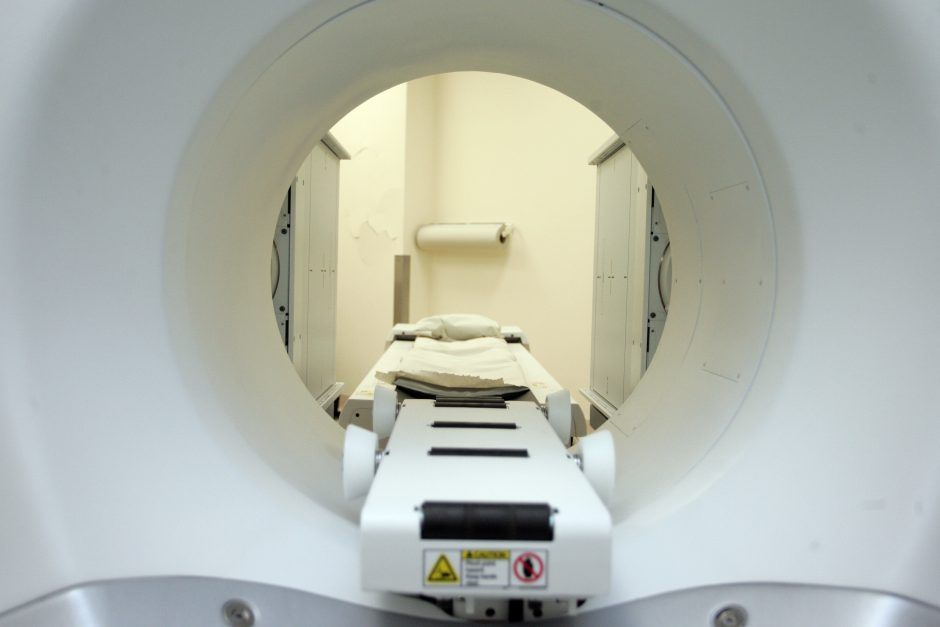 Magnetinio rezonanso tomografijos peripetijos – mokėti papildomai nereikia?