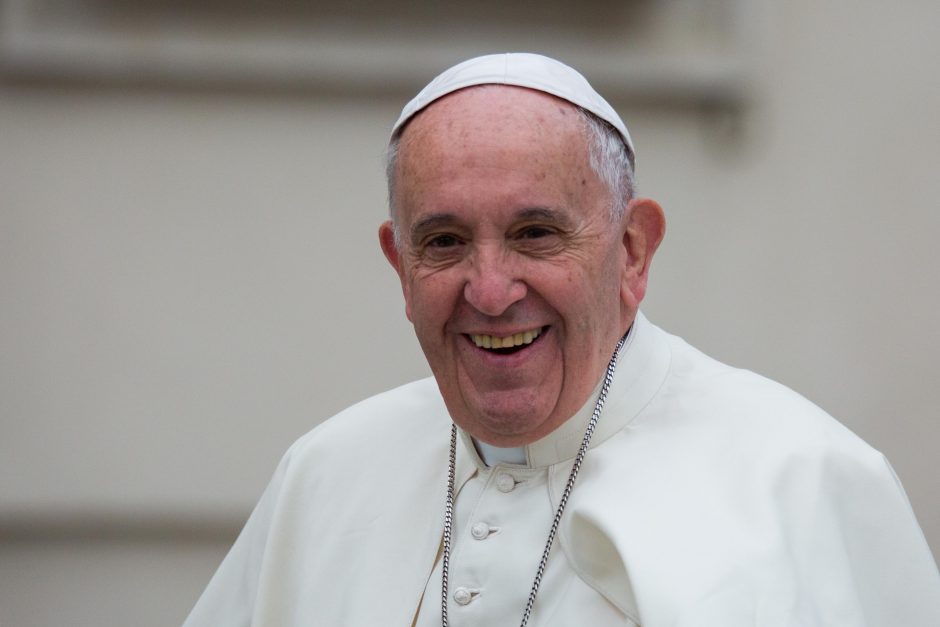Susitikime su popiežiumi – paveikslas iš žmonių veidų