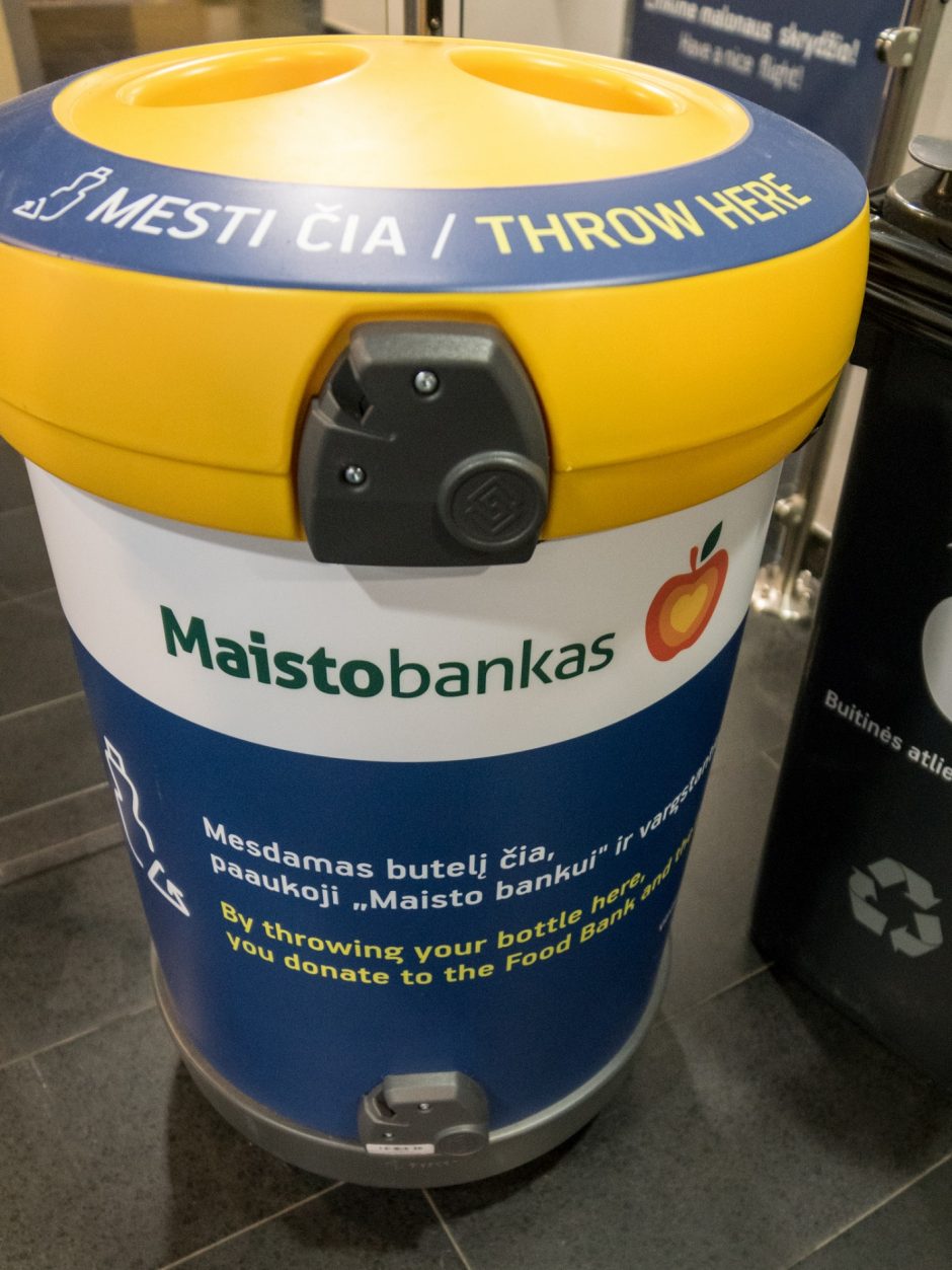 Vilniaus oro uoste pristatytas dar vienas būdas padėti vargstantiems