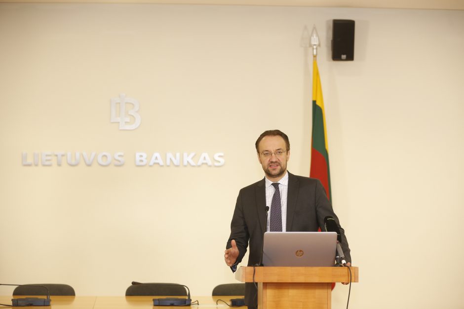 Lietuvos bankas: atlyginimų augimas nebus amžinas