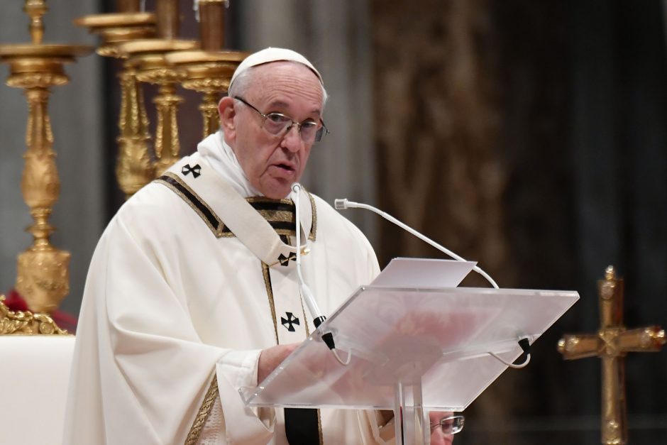 Popiežius žada teisingumą dvasininkų lytinį išnaudojimą patyrusiems vaikams