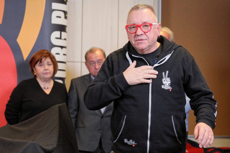 Fondo, per kurio renginį buvo mirtinai sužeistas Gdansko meras, vadovas atsistatydino