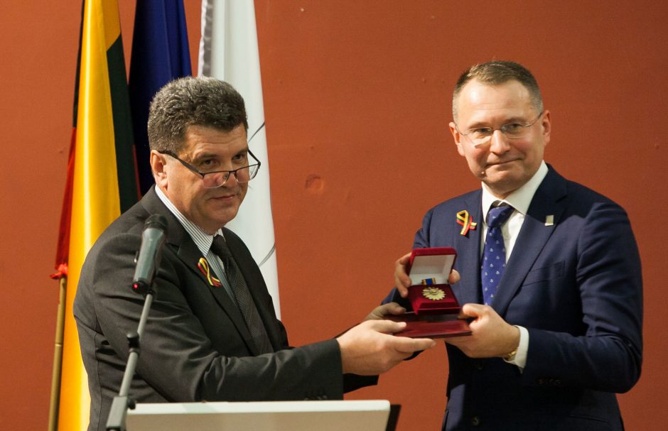 Konstitucinio teismo pirmininkui D. Žalimui – Moldovos valstybinis apdovanojimas