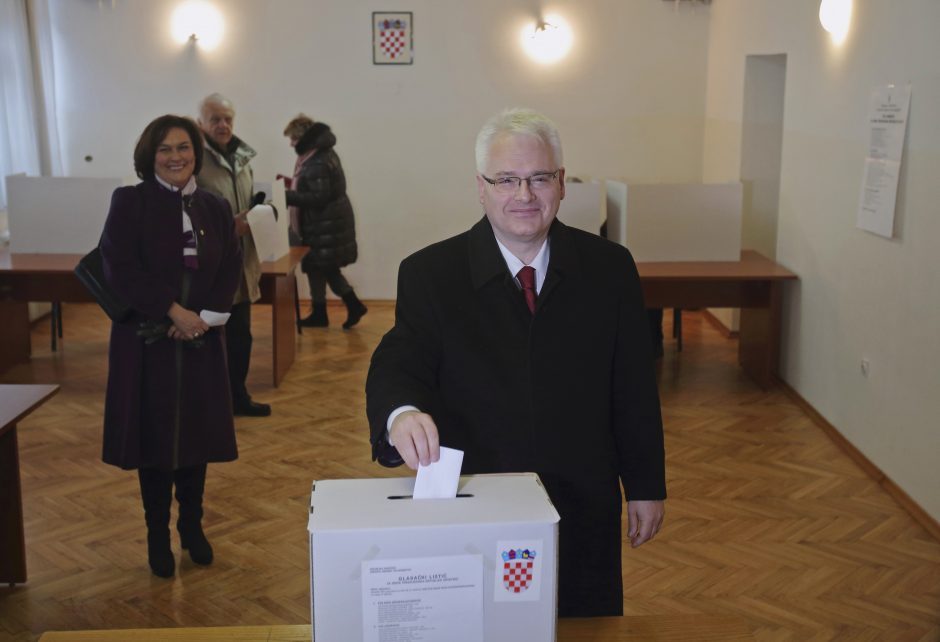 Kroatai balsuoja ekonominės krizės temdomuose prezidento rinkimuose 