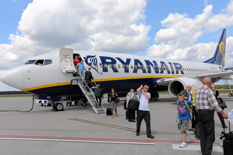 Po „Brexit“ sukrėtimo „Ryanair“ stabdo maršrutų plėtrą Didžiojoje Britanijoje
