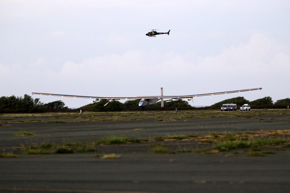 Lėktuvas „Solar Impulse“ baigė istorinį skrydžio etapą
