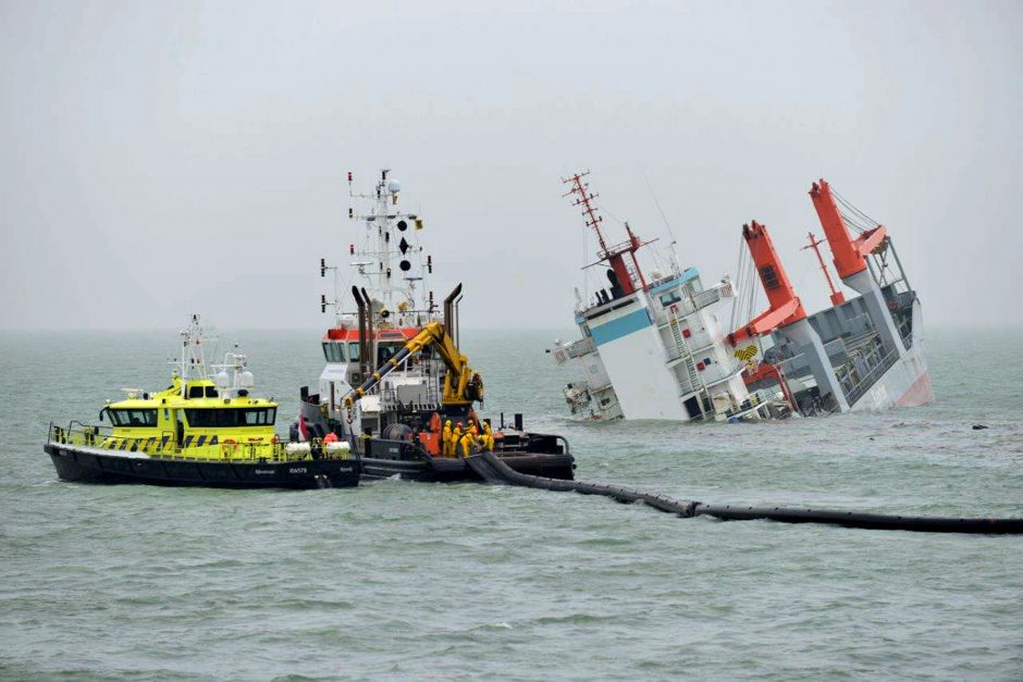 Belgijoje prie Zebriugės uosto susidūrė du laivai, 11 įgulos narių išgelbėti