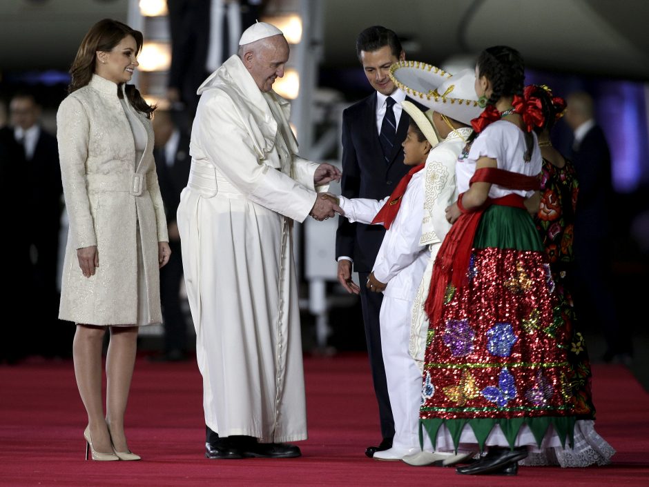 Popiežius po istorinio susitikimo su ortodoksų patriarchu atvyko į Meksiką