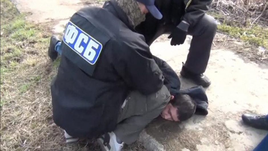 Sulaikyti prie Rusijos FSB protestavę žmonės