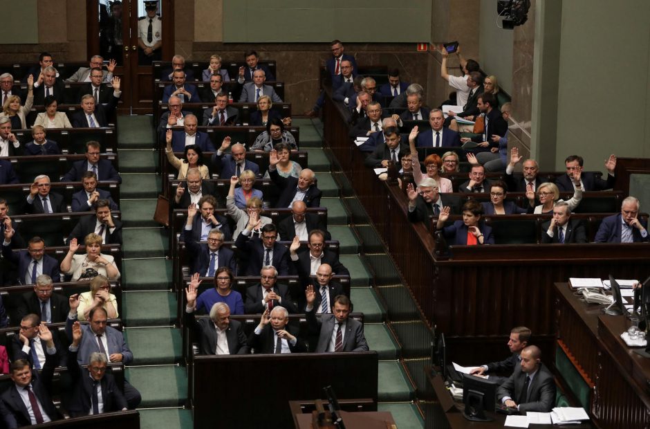 Lenkijos Seimas pritarė Aukščiausiojo Teismo reformai
