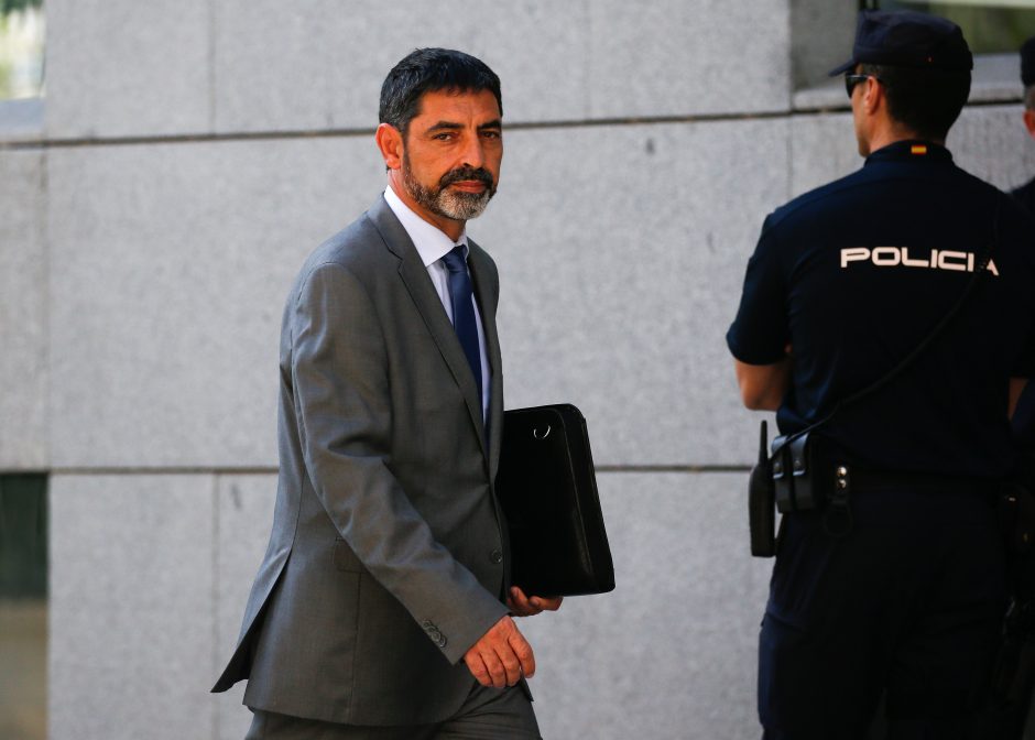 Teismas nepatenkino prokurorų prašymo suimti Katalonijos policijos viršininką