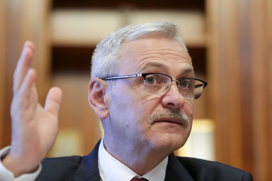 Rumunijoje atleisti šeši ministrai valdančiųjų lyderiui siekiant daugiau valdžios