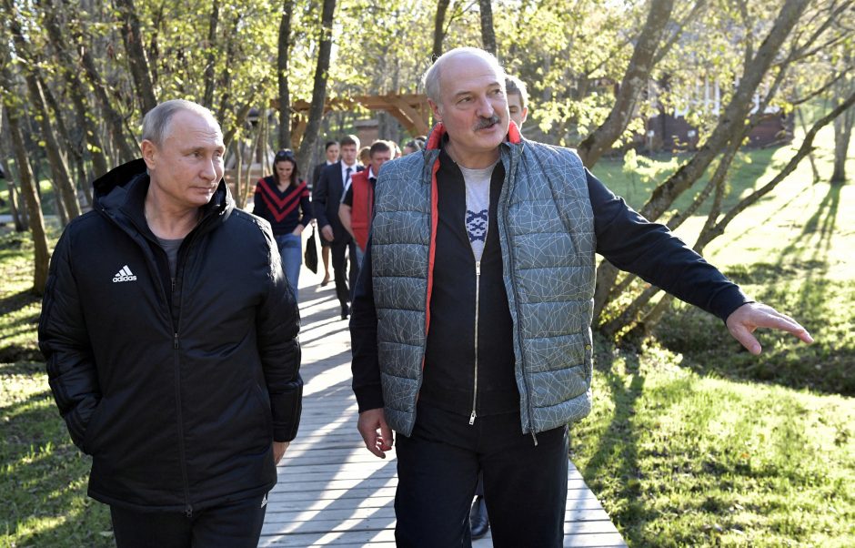Baltarusijoje viešintis V. Putinas apsilankė prezidento A. Lukašenkos tėviškėje