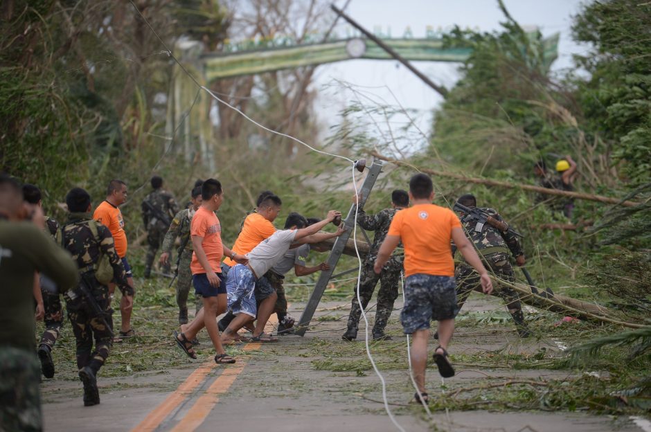 59 filipiniečių gyvybes nusinešęs taifūnas užgriuvo Pietų Kiniją