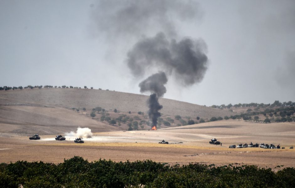 Turkijos palaikomi Sirijos sukilėliai užėmė IS kontroliuotą Džarabulaus miestą 