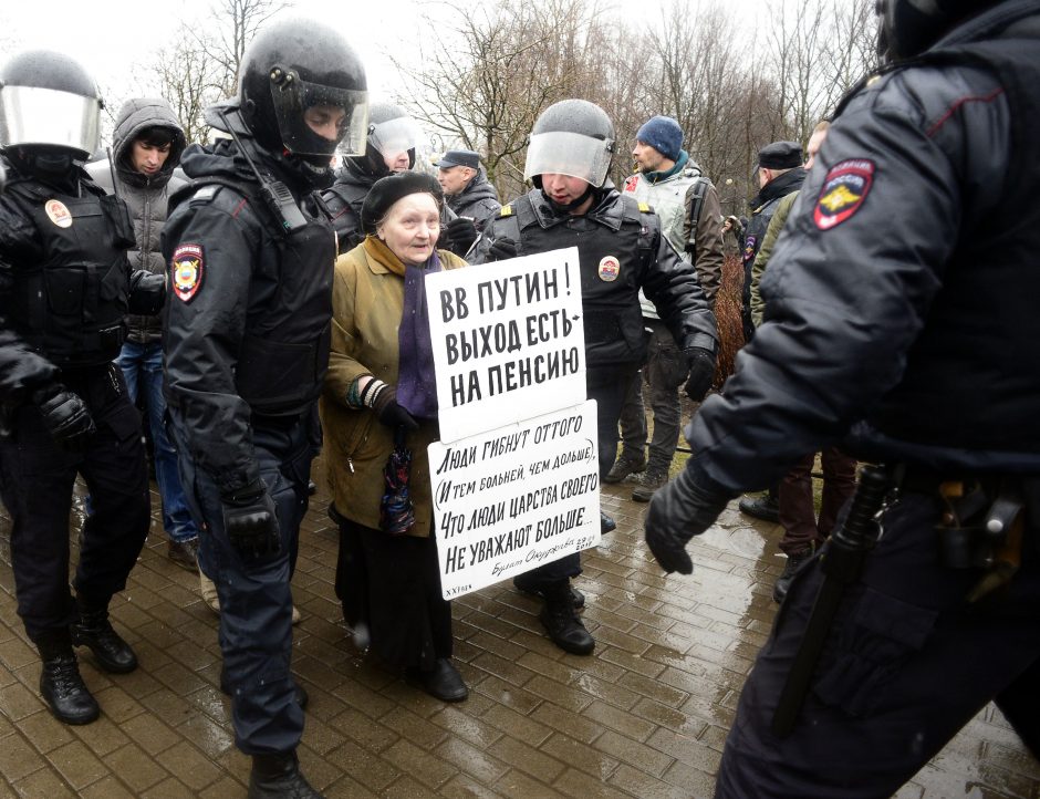Rusijoje per protestus prieš „nusibodusį“ V. Putiną sulaikyta dešimtys žmonių 