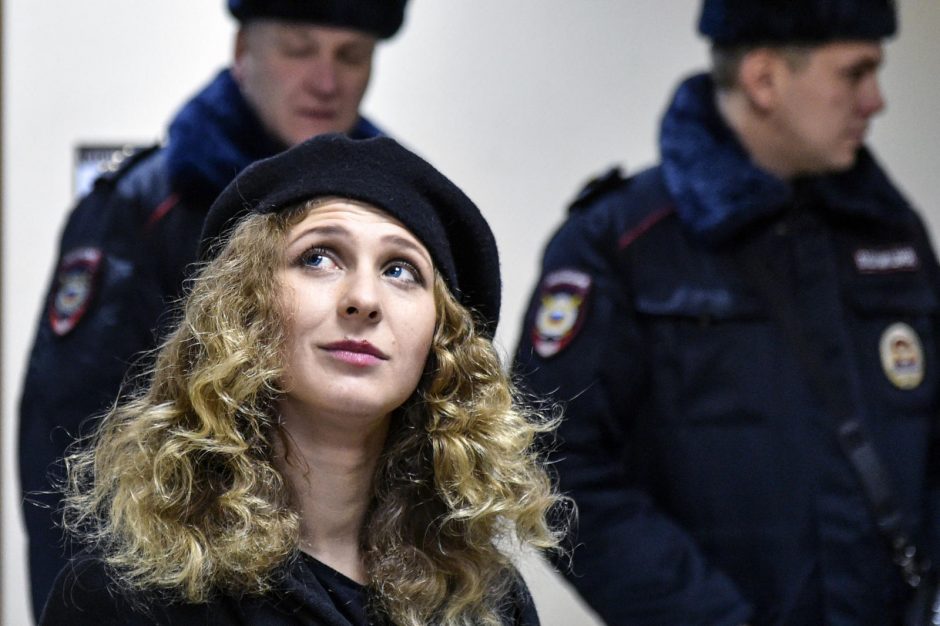 Kryme vėl sulaikyta grupės „Pussy Riot“ narė M. Aliochina