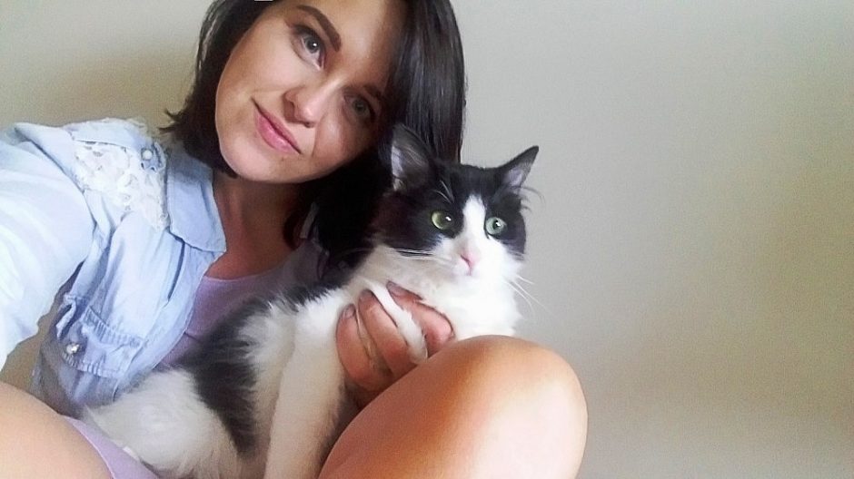 LRT žurnalistė: namus suteikti beglobiui katinui – prasmingiau nei veisliniui 
