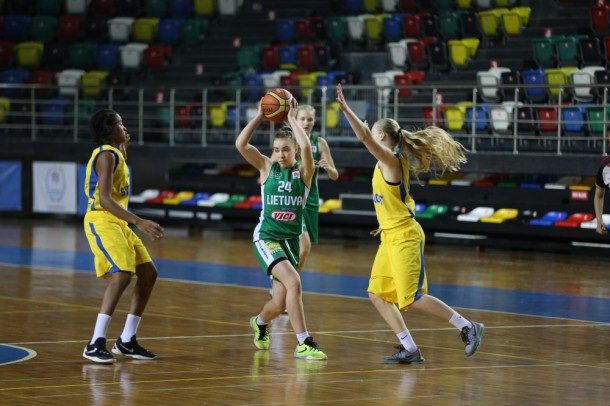 Lietuvos 16–metės krepšininkės sutriuškino turkes