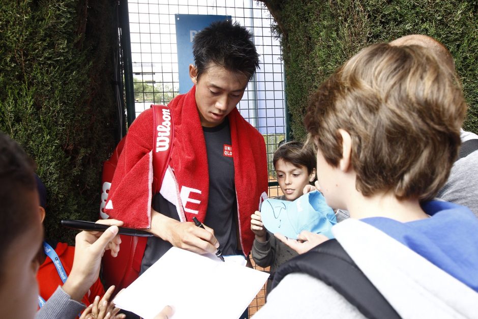 Teniso turnyro Ispanijoje nugalėtojo titulą ginantis japonas - aštuntfinalyje