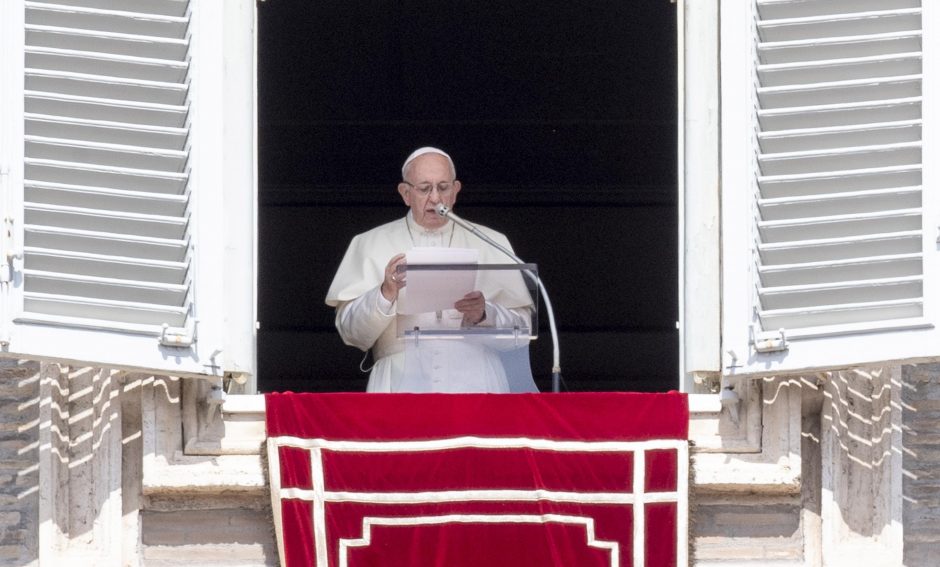 Popiežius Pranciškus Bažnyčių vadovų susirinkime aptars seksualinį išnaudojimą