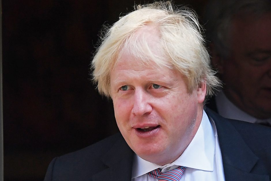 B. Johnsonas ragina euroskeptikus priešintis ne Th. May, o „Brexit“ planui
