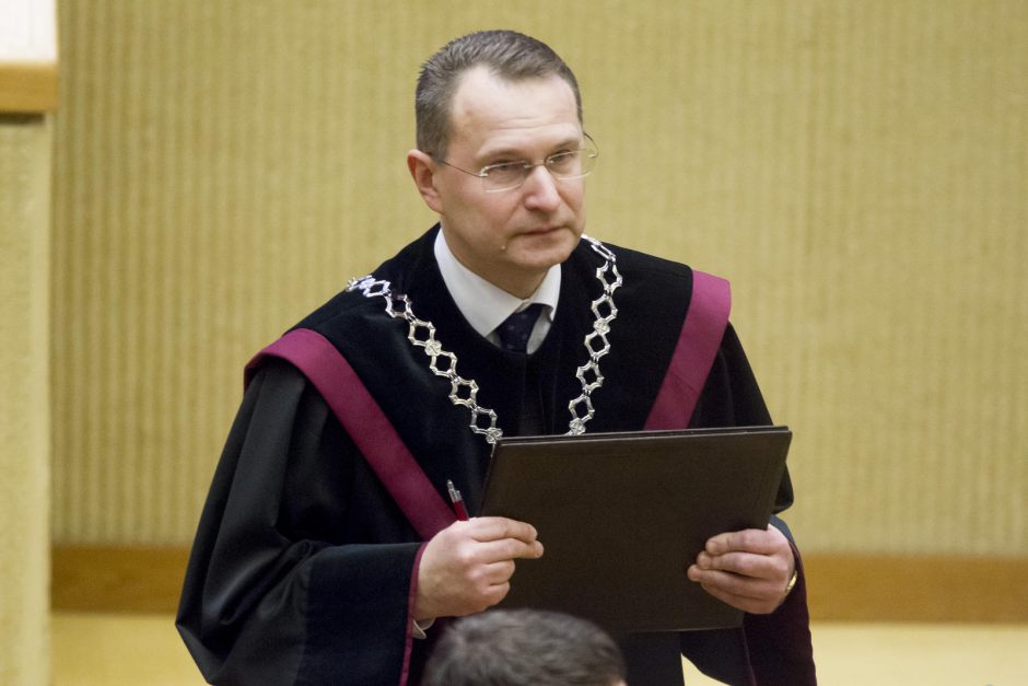 Ar Seimas pasiryš keisti Konstituciją dėl apkaltos proceso?