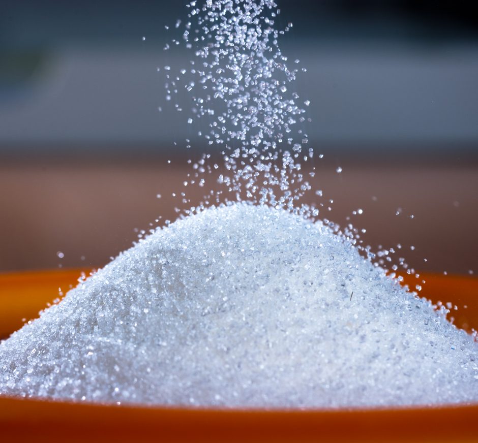 Koks cukrus yra mažiau kenksmingas: rudas nerafinuotas ar baltas?