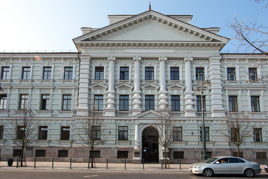 Vilniaus apygardos teisme pradėta stambios cigarečių ir narkotikų kontrabandos byla