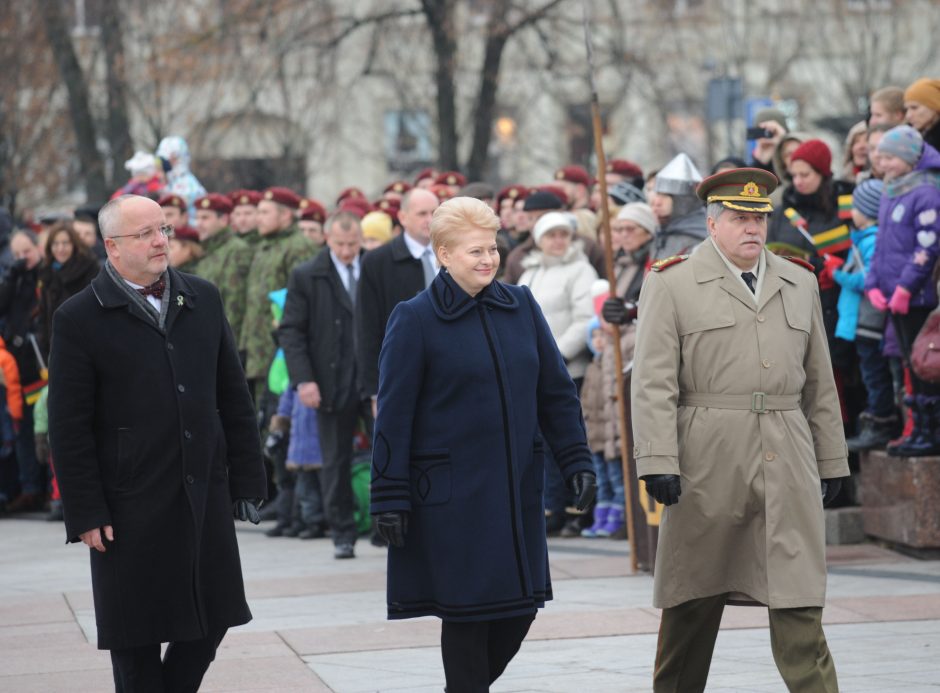 Prezidentė pasveikino karius Lietuvos kariuomenės dienos proga