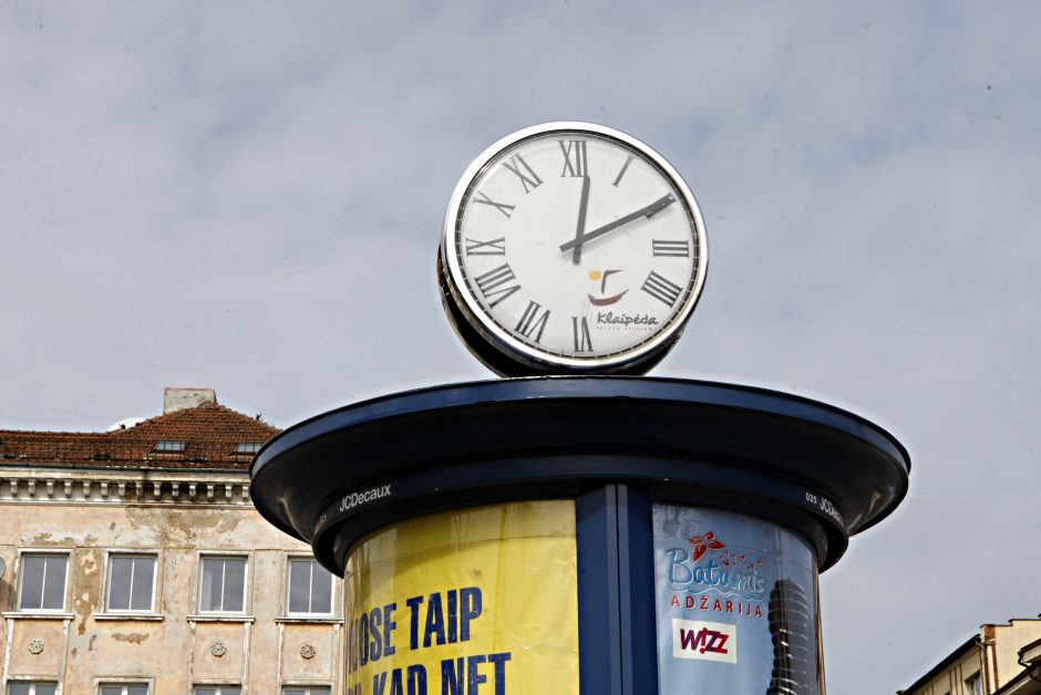 Atgimimo aikštės laikrodį remontavo Vilniuje