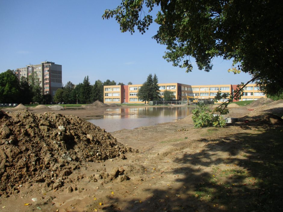 Praūžusi liūtis sustabdė M. Mažvydo progimnazijos stadiono rekonstrukcijos darbus