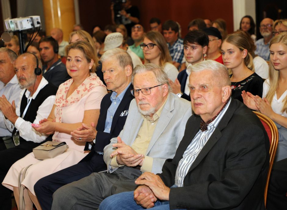 V. Landsbergis: naujas holokaustas gali smogti visiems