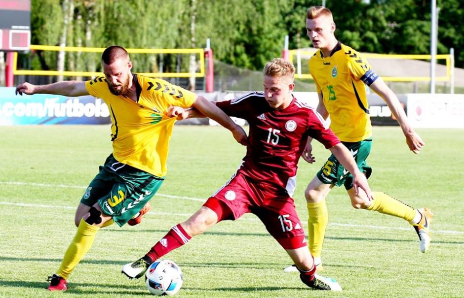 Lietuvos jaunimo futbolo rinktinė nusileido Latvijos bendraamžiams