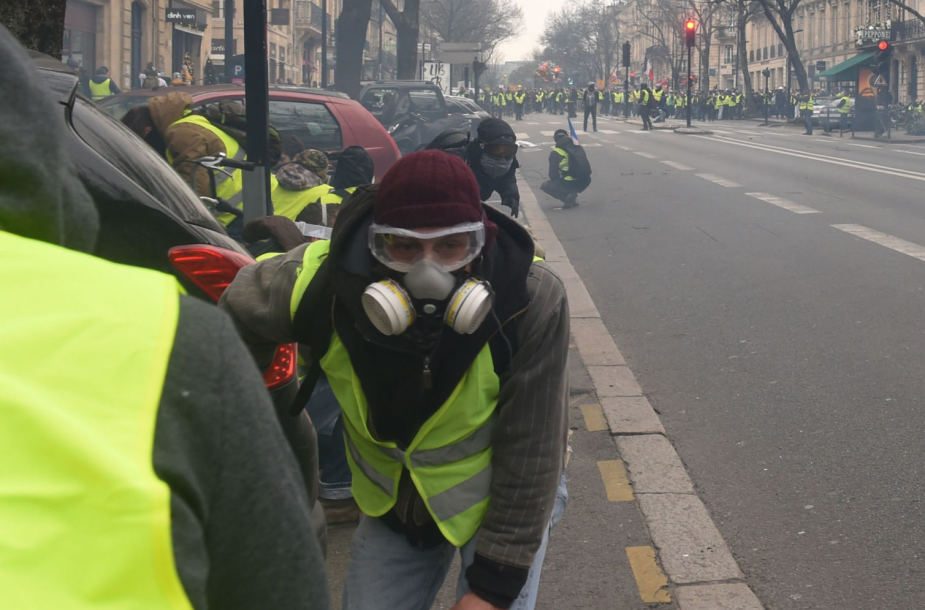 Paryžiuje ruošiantis „geltonųjų liemenių“ protestui budi 12 000 policininkų