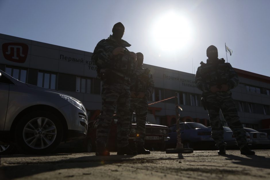 Rusijos riaušių policija Kryme kratė totorių televizijos biurą