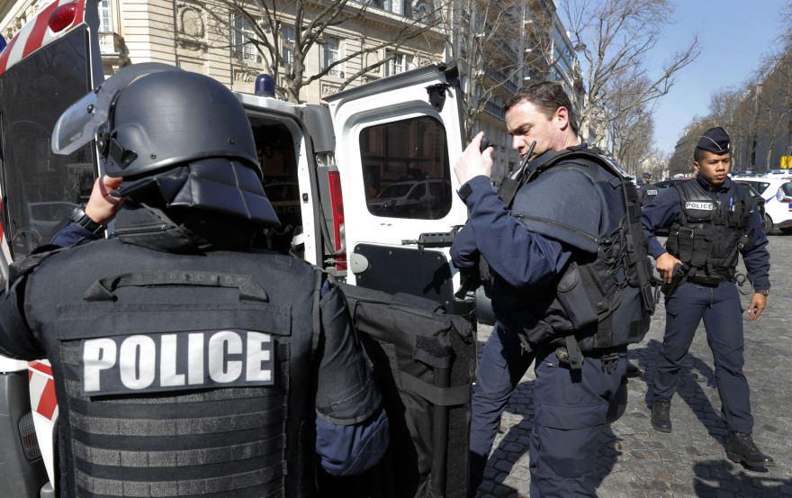 Prancūzijoje dėl išpuolių prieš romus suimta 20 žmonių