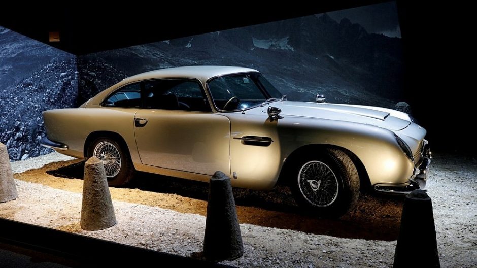 „Aston Martin“ atgaivins legendinį J. Bondo automobilį