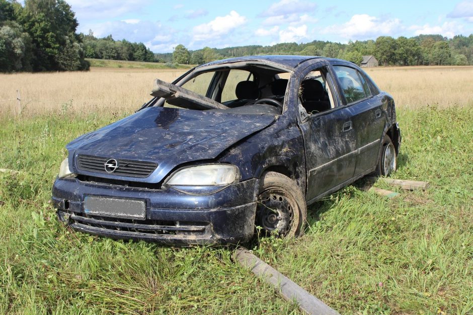 Į skaudžią avariją atskubėję ugniagesiai: buvo itin sunki gelbėjimo operacija