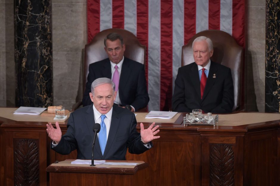 B. Netanyahu šiltai sutiktas JAV Kongrese