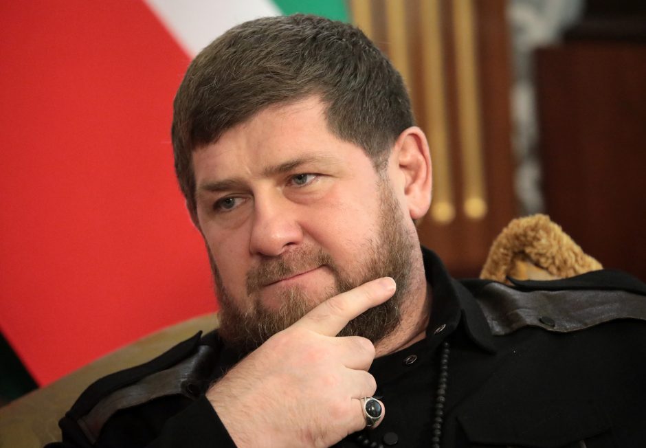 Rusija po moters „pagrobimo“ neigia praradusi kontrolę Čečėnijos regione