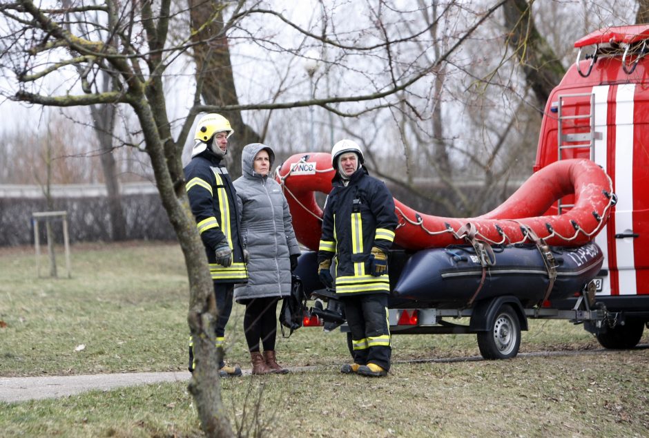 Ant Trinyčių tvenkinio ledo – gelbėtojų narų komanda