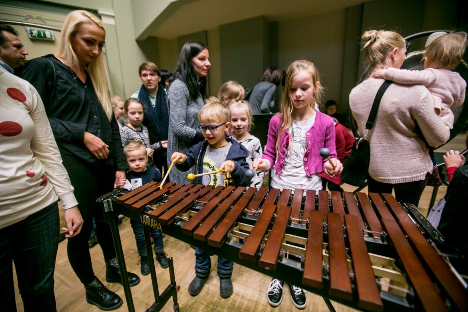 Vaikams filharmonijoje atsivėrė instrumentų pasaulis