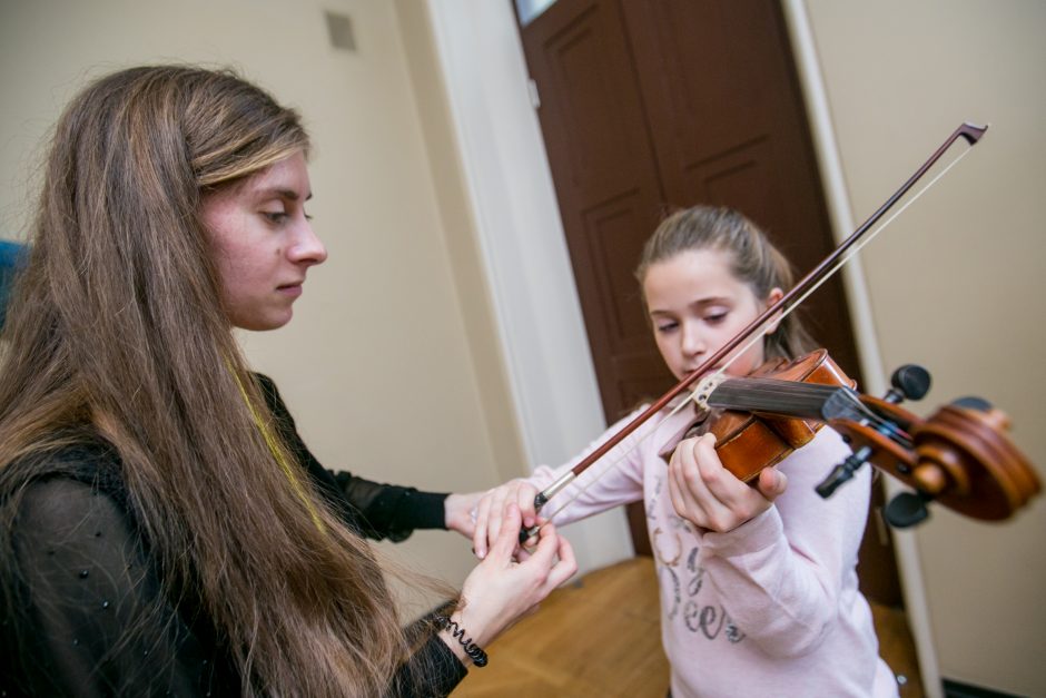 Vaikams filharmonijoje atsivėrė instrumentų pasaulis