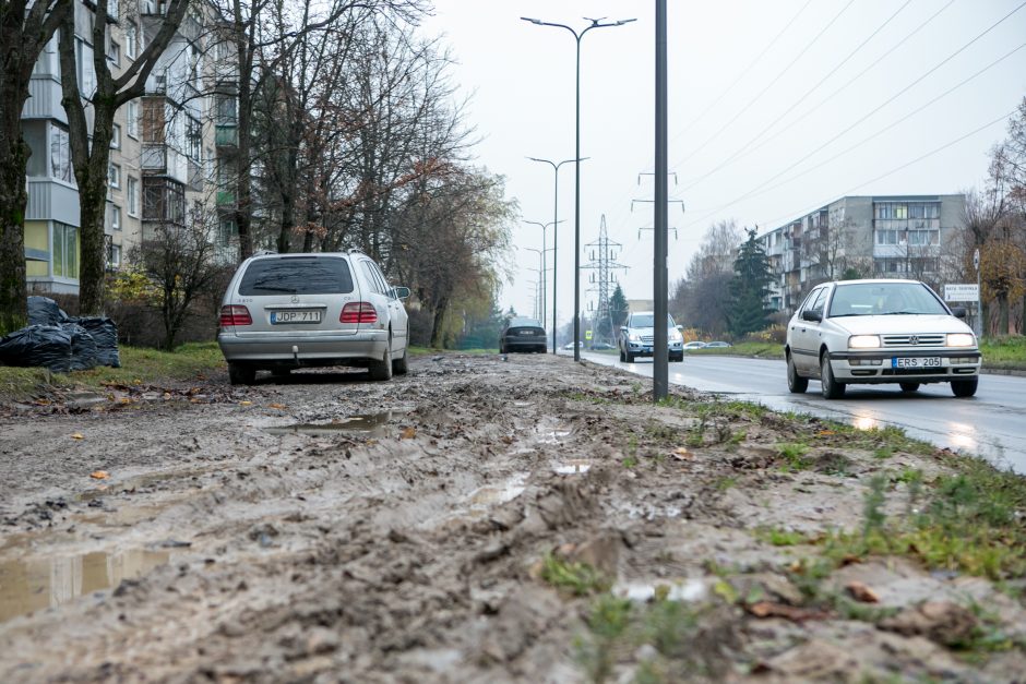 Partizanų gatvę sutvarkė, šaligatvius užmiršo?