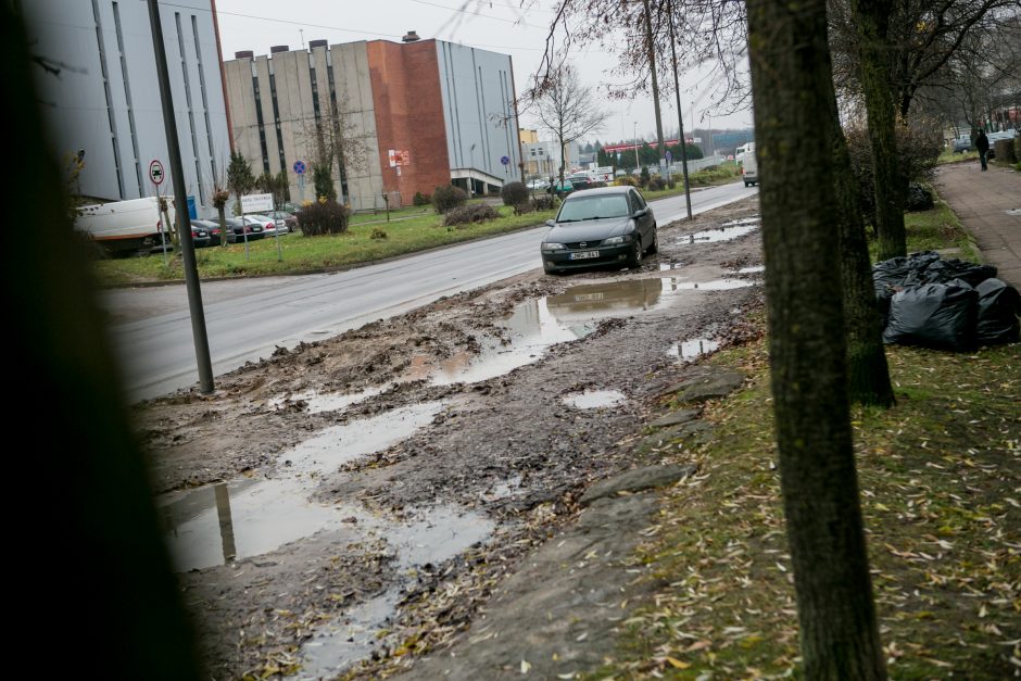 Partizanų gatvę sutvarkė, šaligatvius užmiršo?