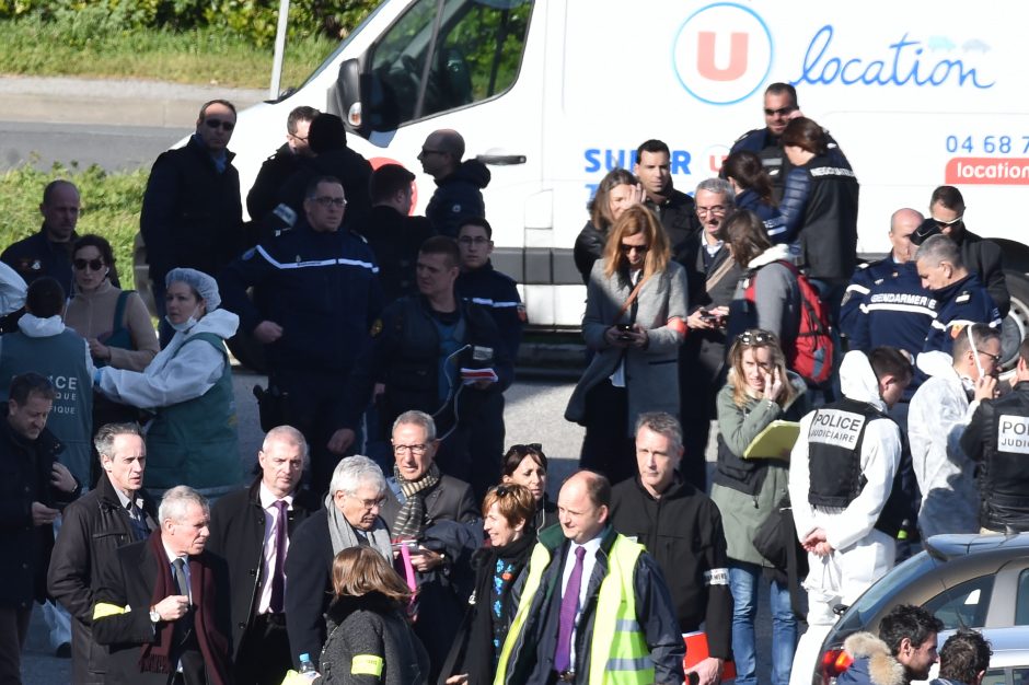 Pietų Prancūzijoje – šaudynės ir įkaitų drama, yra žuvusiųjų
