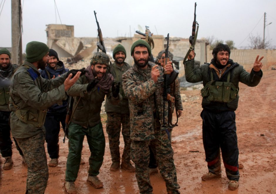 Sirijos režimo pajėgos stiprina pozicijas prie Turkijos sienos