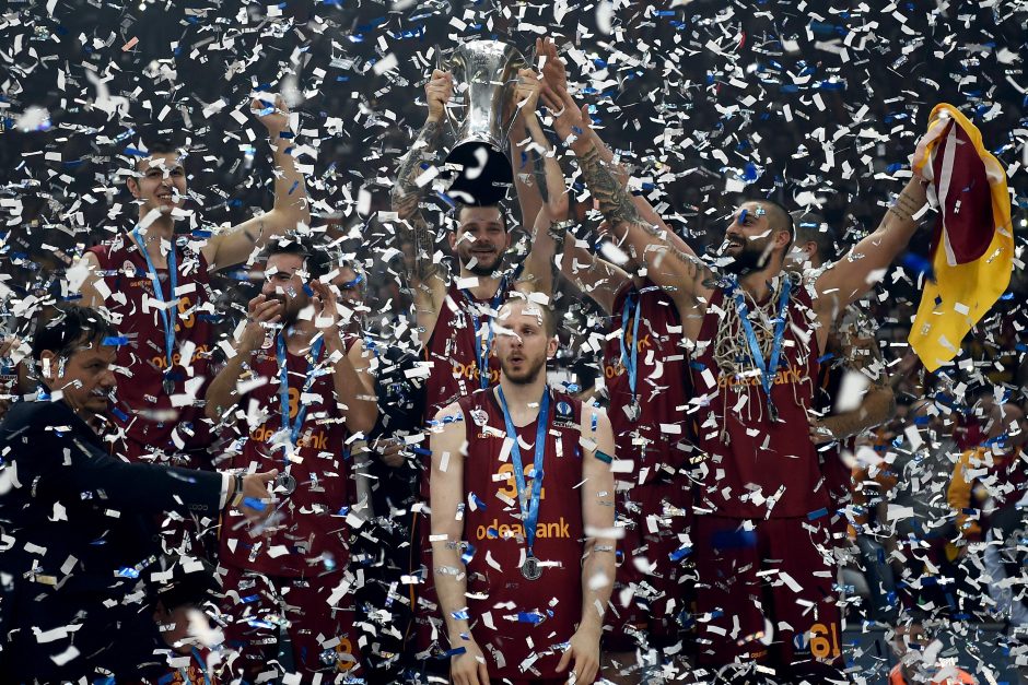Europos taurės vyrų krepšinio turnyrą pirmą kartą laimėjo 