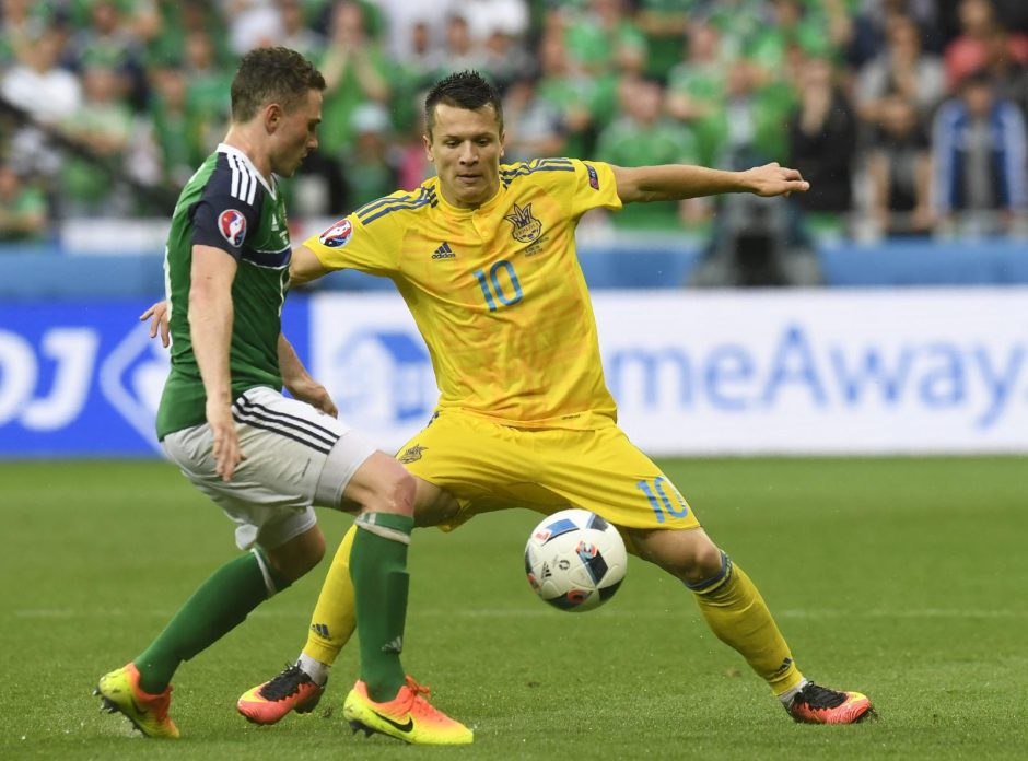 Europos futbolo čempionatas: Šiaurės Airija per krušą įveikė ukrainiečius